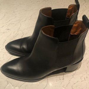 Everlane Heeled Ankle Boot (like new)